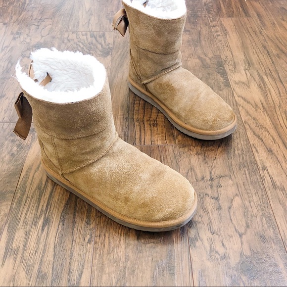 SOLD UGG • Koolaburra Andrah boot short chestnut suede faux shearling sherpa bow - Picture 2 of 14